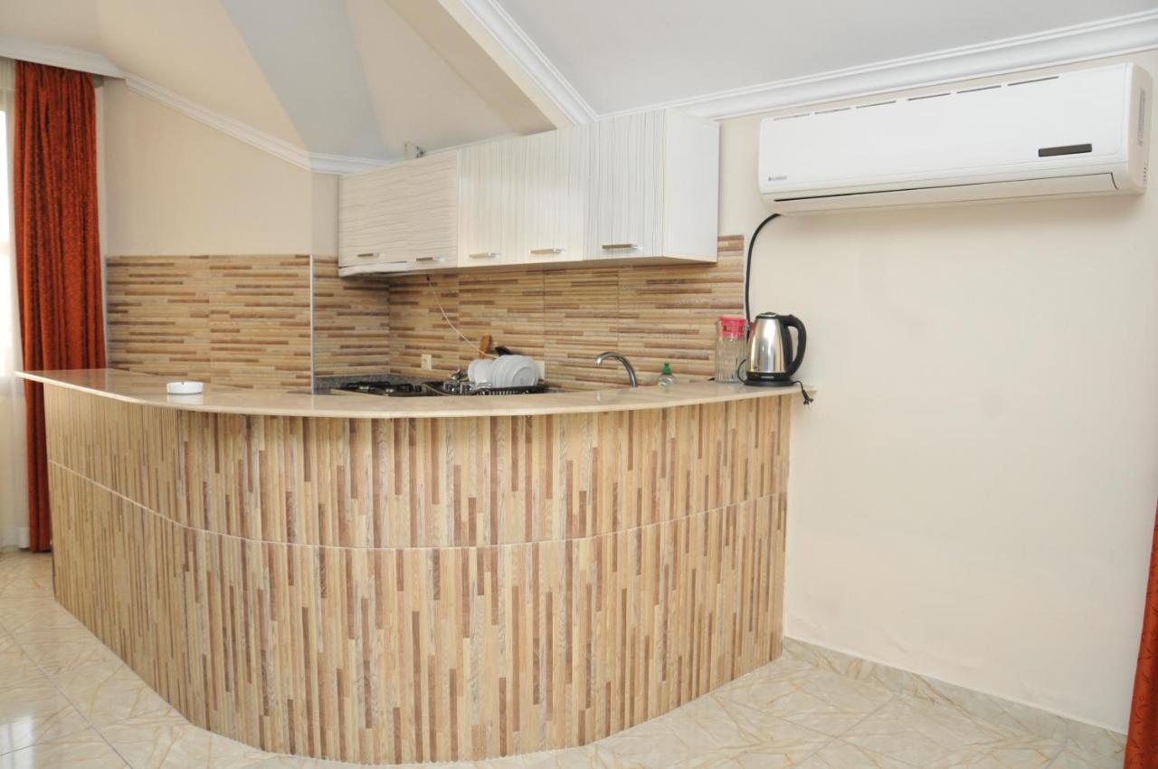 Apartments Residence Batumi Bagian luar foto