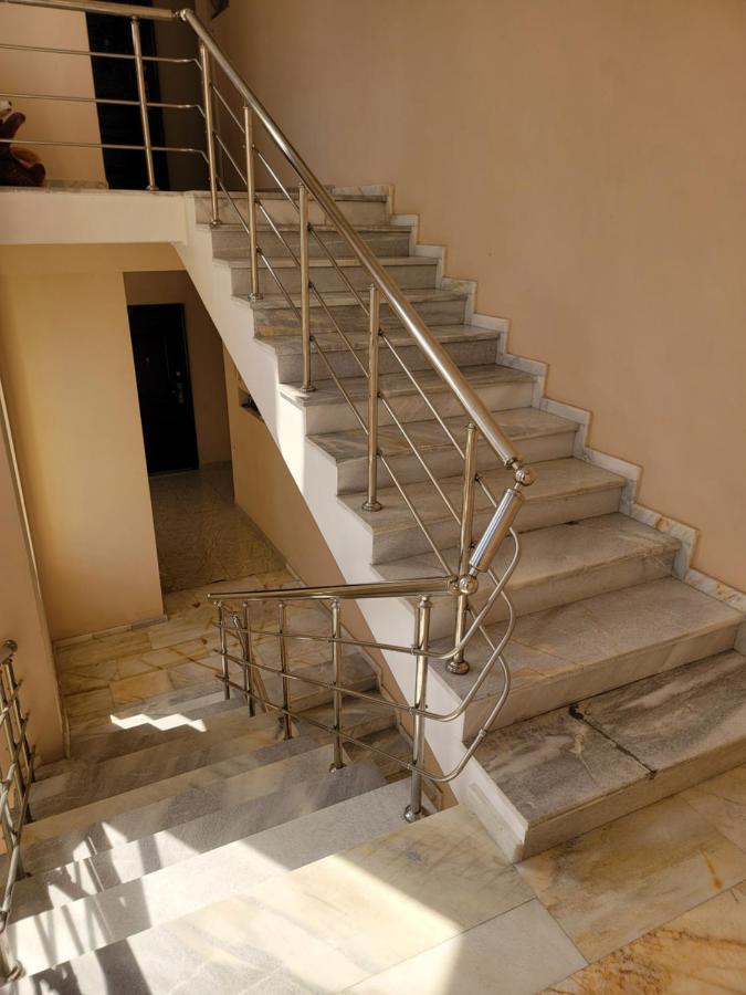 Apartments Residence Batumi Bagian luar foto