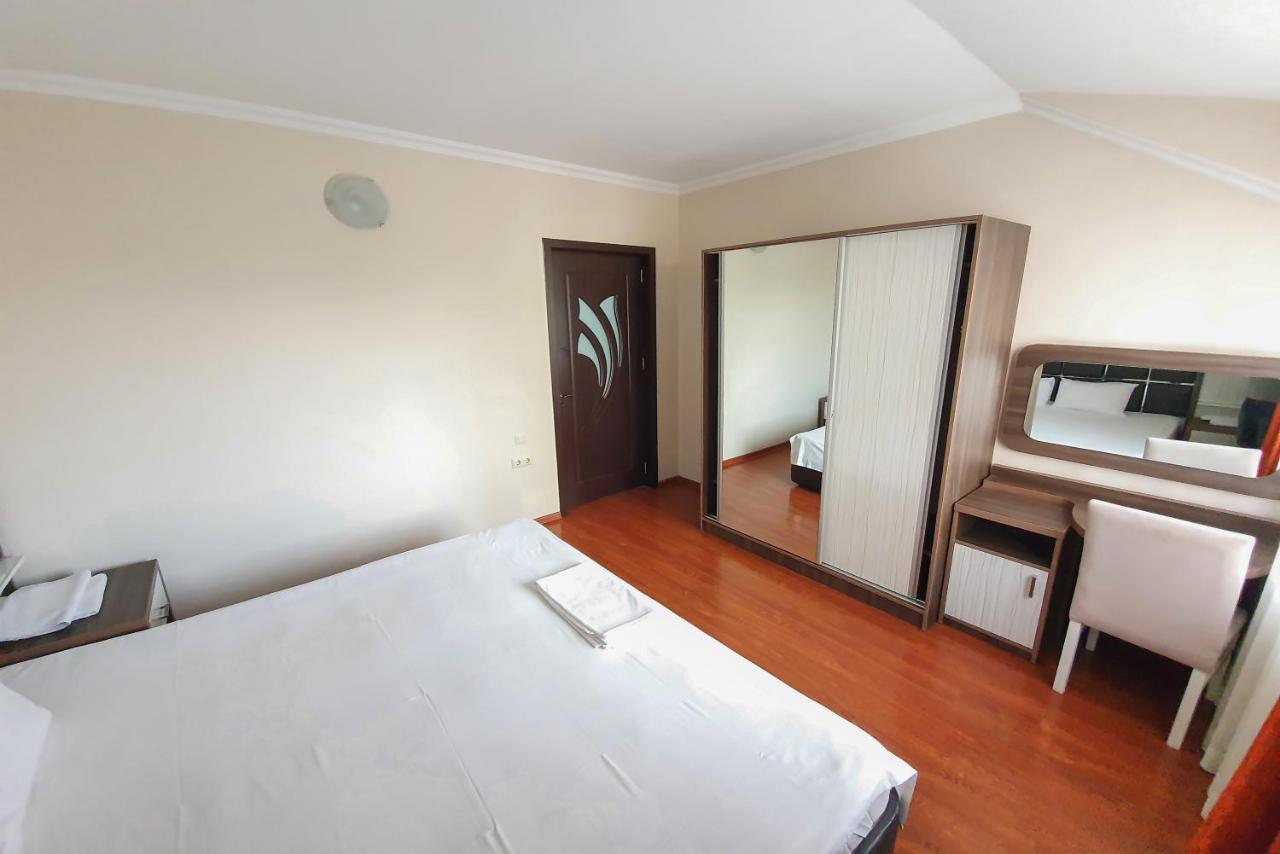Apartments Residence Batumi Bagian luar foto