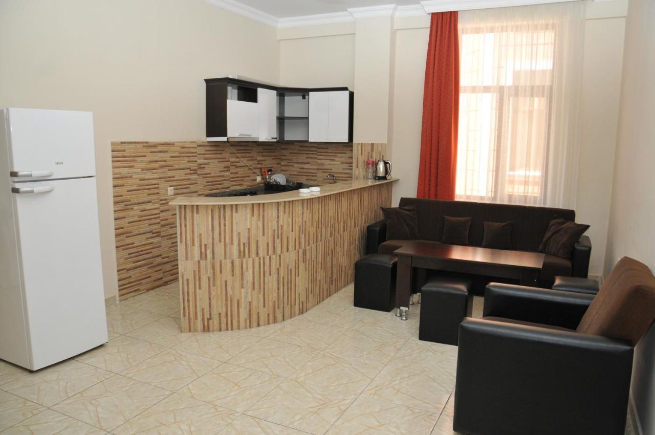 Apartments Residence Batumi Bagian luar foto